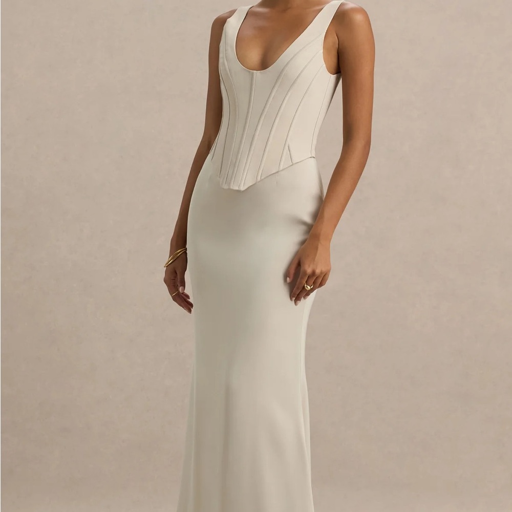 Club L London
MORGAN
CHAMPAGNE SATIN CORSET MAXI DRESS